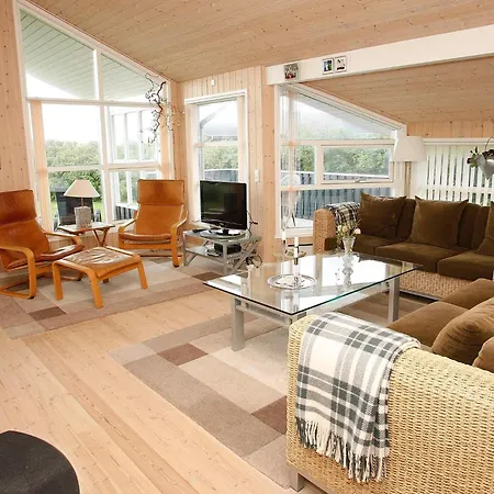 8 Person In Lokken-by Traum * Lokken